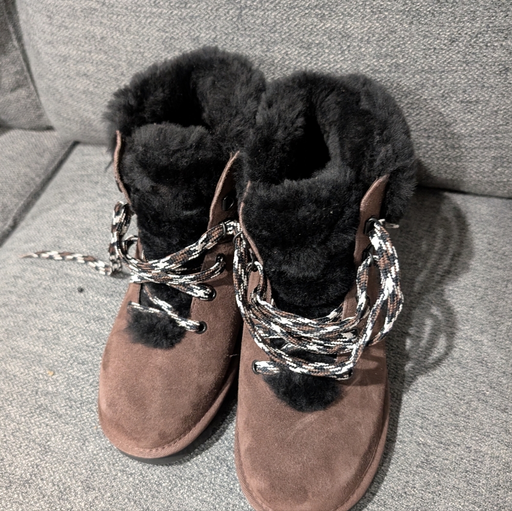 UGG Classic Mini Alpine Lace - Picture 4 of 11